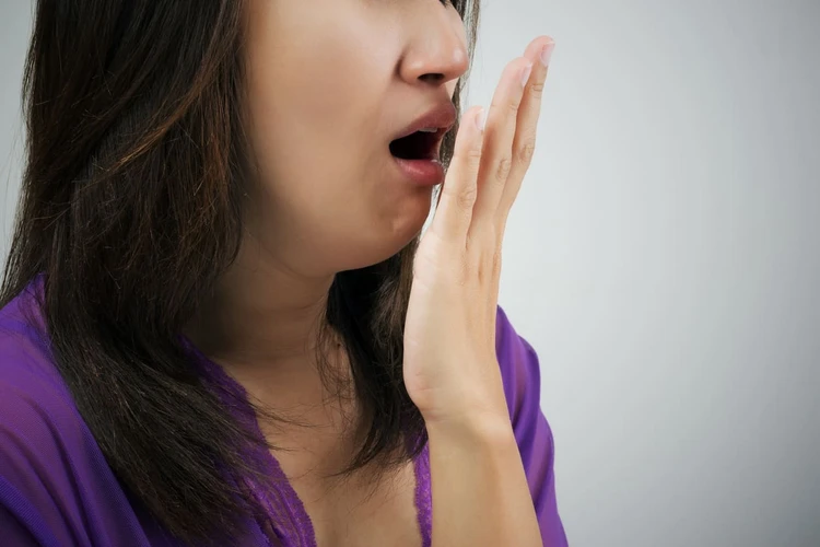 Cara Ampuh Mencegah Bau Mulut