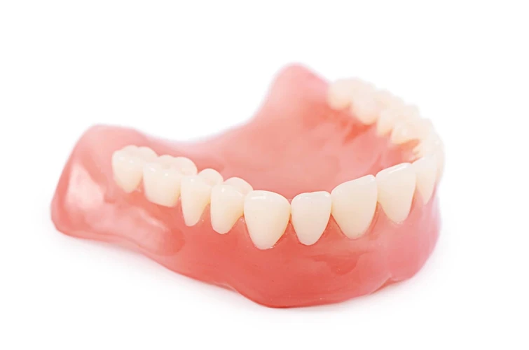 Seberapa Lama Gigi Palsu Bisa Digunakan?