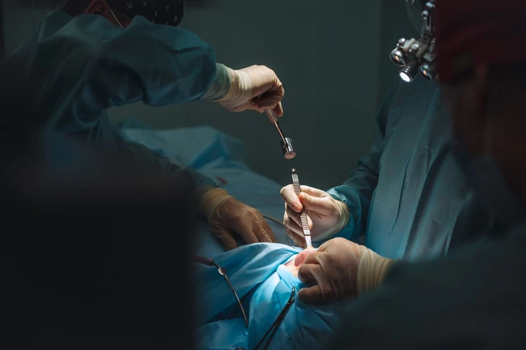 Yang Perlu Diketahui Sebelum Menjalani Operasi Plastik