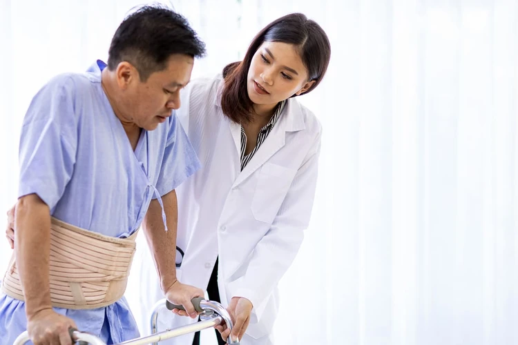 Mengenal Lebih Dekat Peran Dokter Rehabilitasi Medis