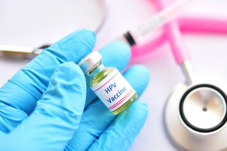 Kenapa Wanita dan Anak-anak Perlu Mendapatkan Vaksin HPV?