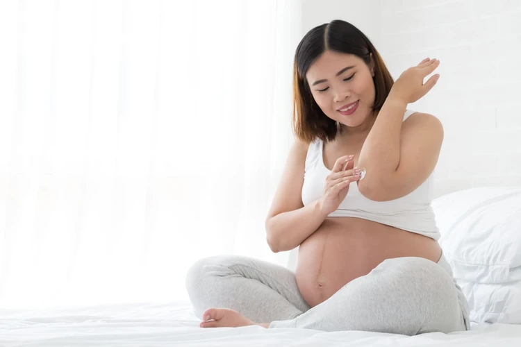 Kenali Penyebab Kulit Kering Selama Kehamilan dan Cara Mengatasinya 