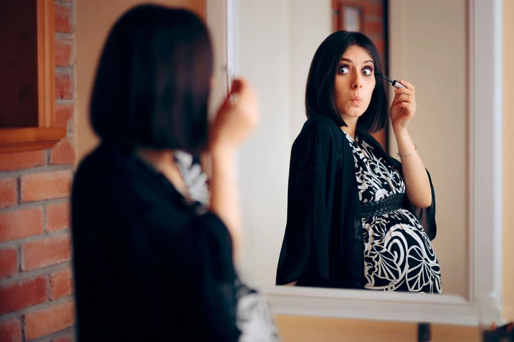 Apakah Aman Menggunakan Make Up Selama Kehamilan?