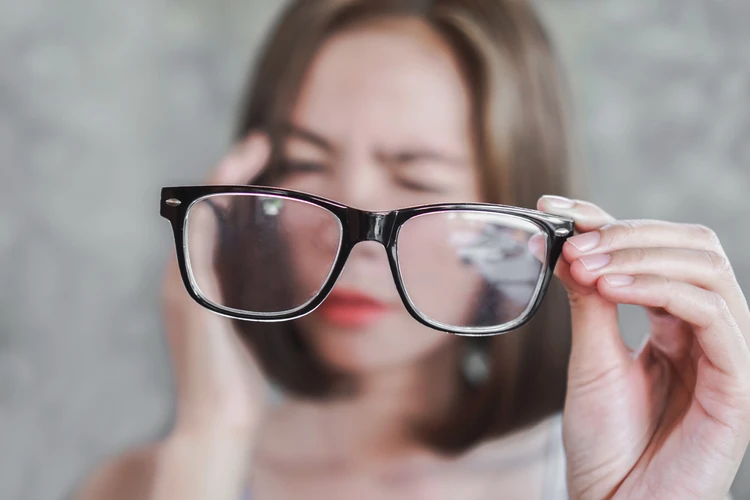 4 Penyebab Mata Kabur Paling Umum yang Ganggu Penglihatan