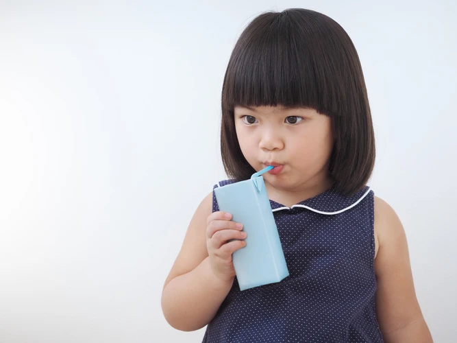 Di Usia Berapa Anak Mulai Boleh Minum Susu UHT?