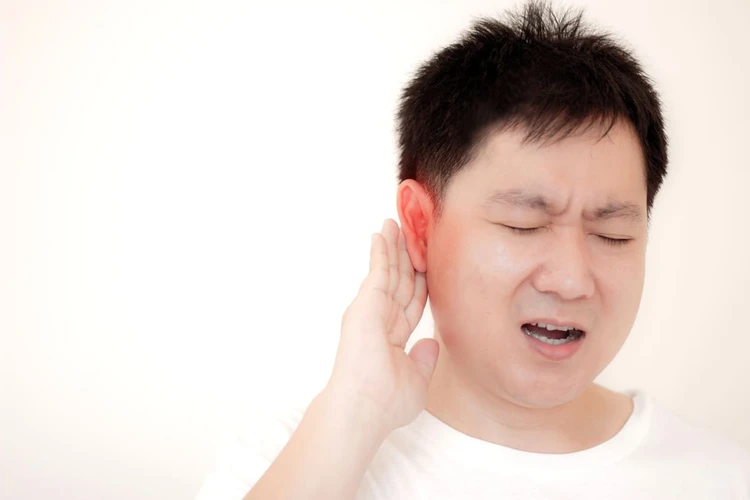 Kondisi Medis di Balik Telinga yang Berdenging