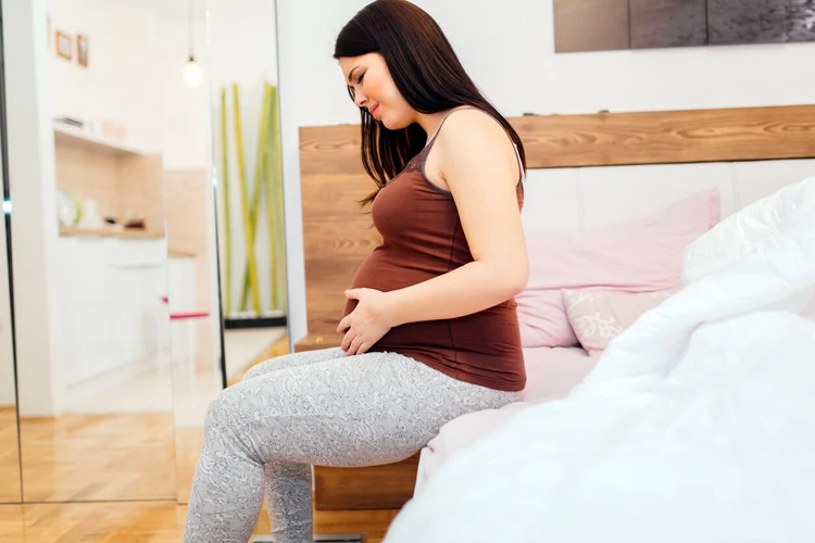 6 Cara Ampuh Mengatasi Perut Kembung Saat Hamil